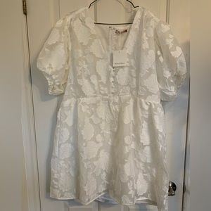 Skylar Rose Plus Size Spring mini Dress White Size 20